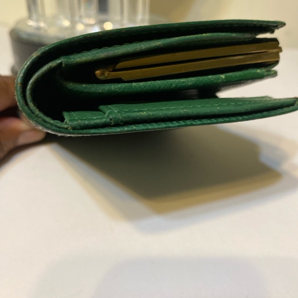 Louis Vuitton Textured Green Card Holder - Picture 12 of 13